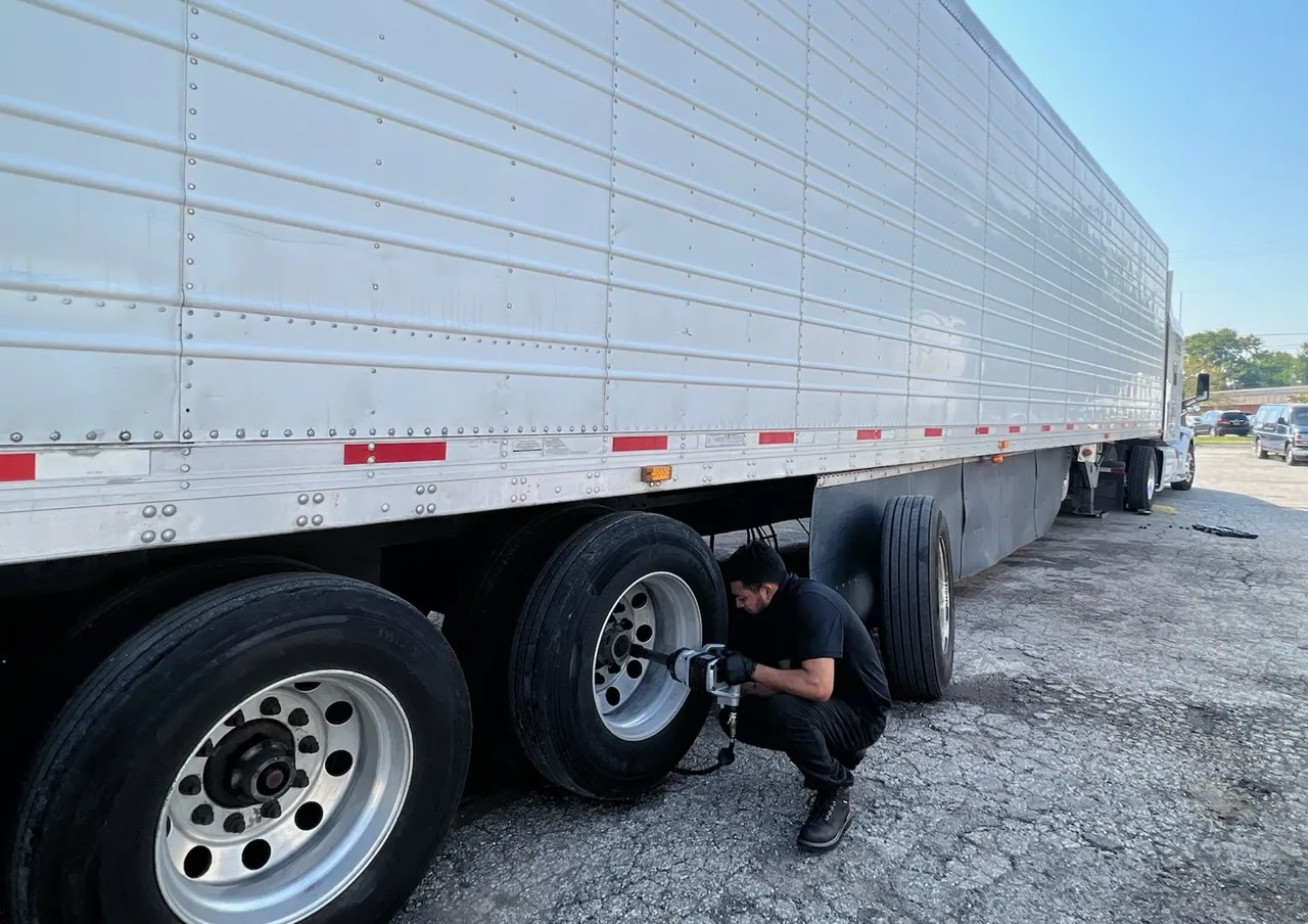 trailer tire change